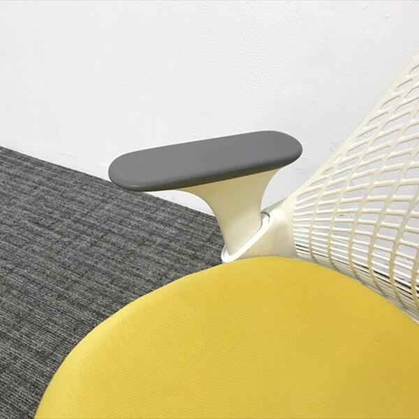 HermanMiller セイルチェア Sayl Chair ミドルバック オフィスチェア 肘付き ハーマンミラー イエロー 中古 IO-864950Cの画像5