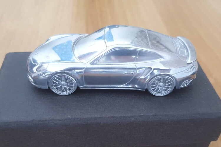ポルシェ特注 1/43 ポルシェ 911 ターボ 991 アルミニウム ペーパーウェイト Genuine Porsche turbo Aluminum Chrome model Paperweight