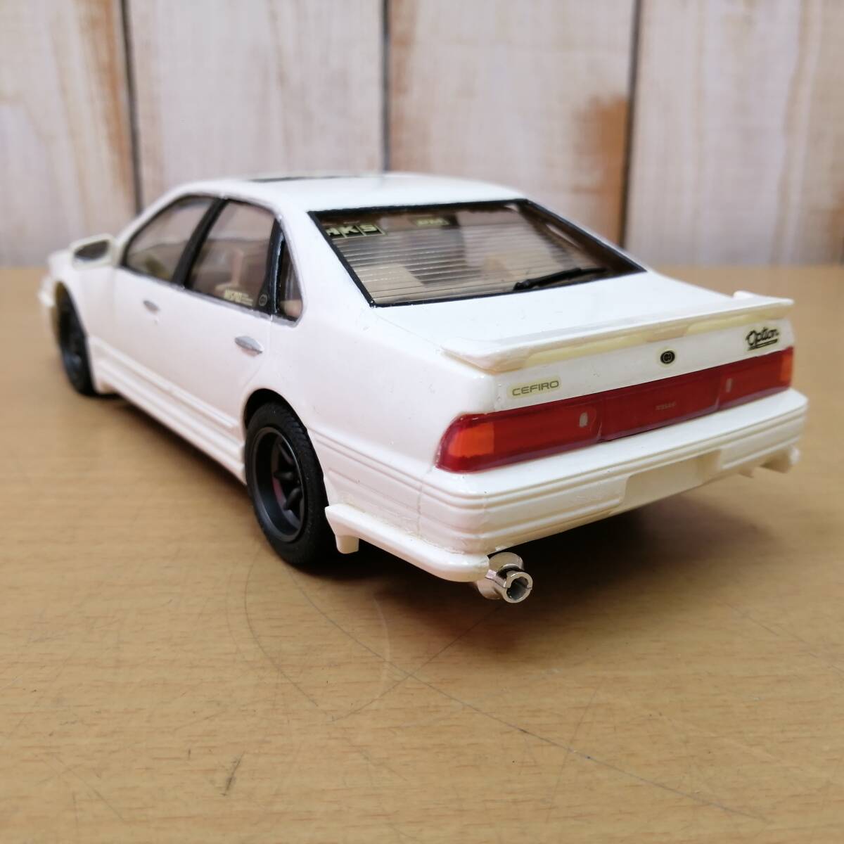 ◎24032109　プラモデル　完成品　日産セフィーロ　NISSAN CEFIRO　NISMO/HKS/BM/Option　全長約19.2cm_画像3