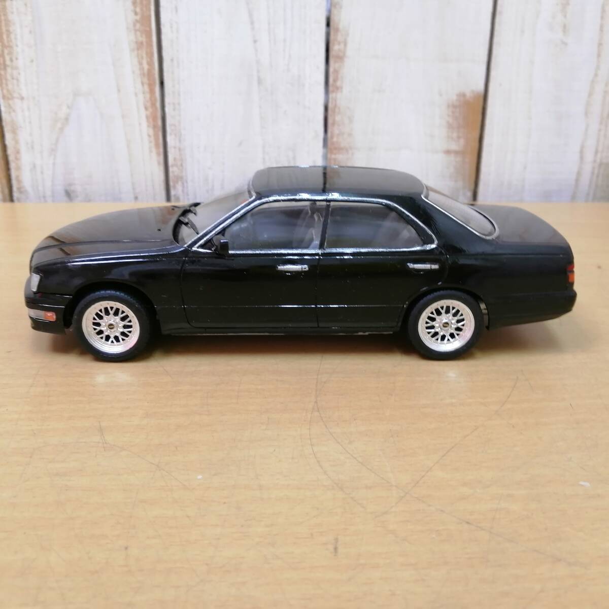 ◎24032132 プラモデル 完成品 日産 セドリック グランツーリスモ アルティマ NISSAN CEDRIC GRANTURISMO ULTIMA 全長約20cm 箱有の画像3