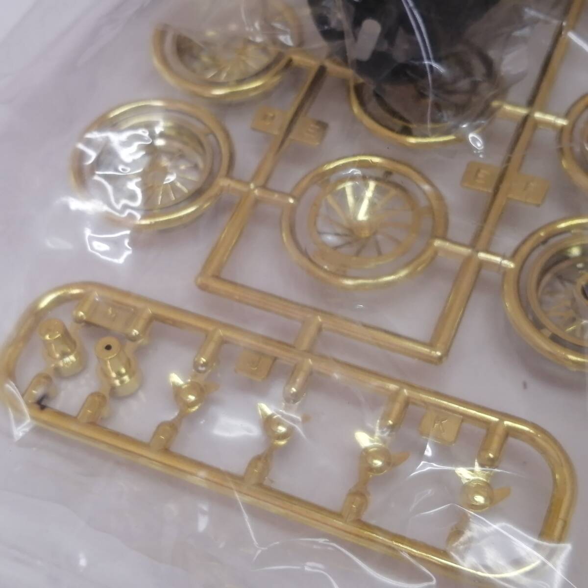 ○24032303　【未使用】 フジミ模型　WIRE MESH GOLD WIDE　THE WHEEL No.14　15inch　スケール1/24　プラモデル　パーツ　箱入り_画像6