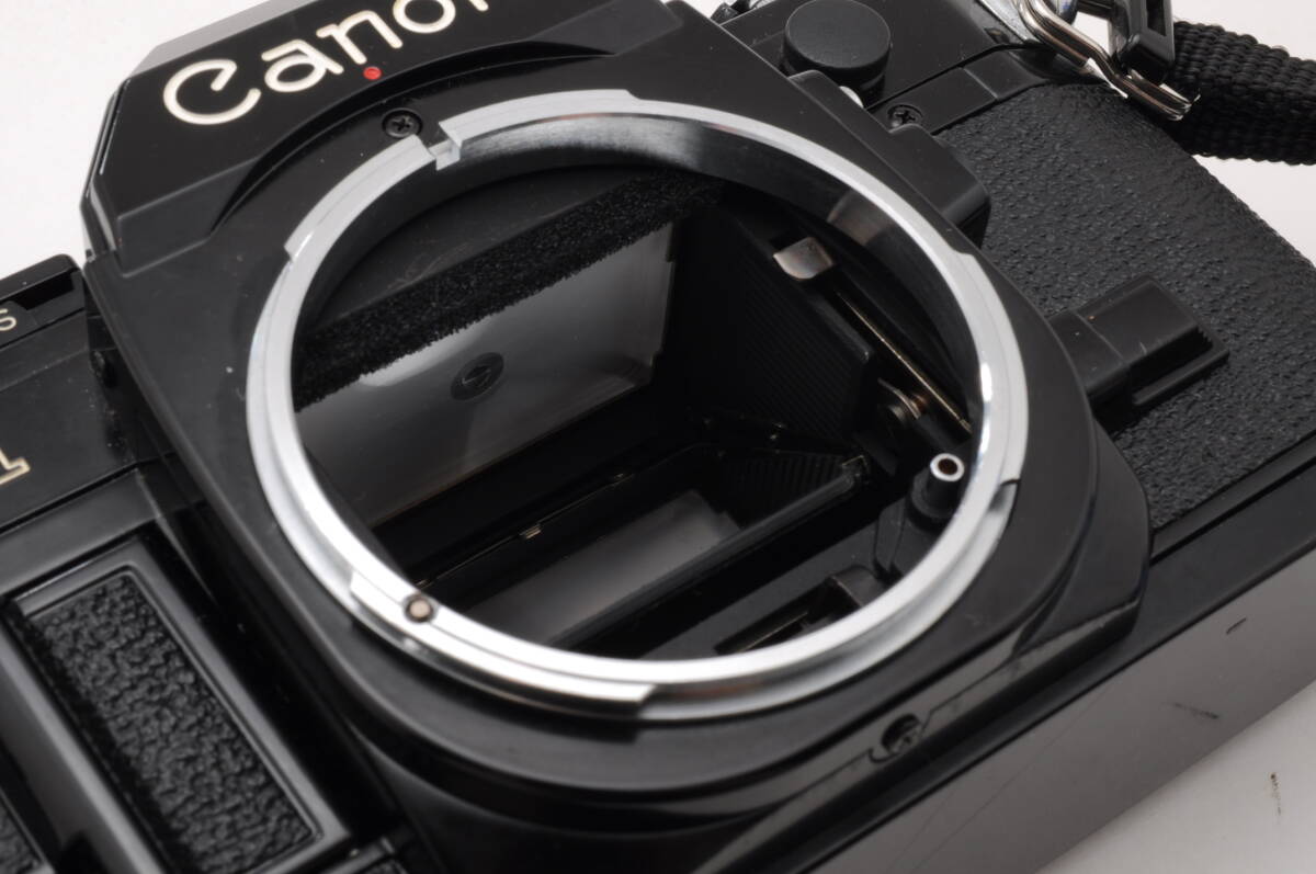 シャッター鳴き無し 動作品 キャノン Canon AE-1 ボディ 黒 ブラック MF 一眼レフ フィルムカメラ 管K6164_画像9
