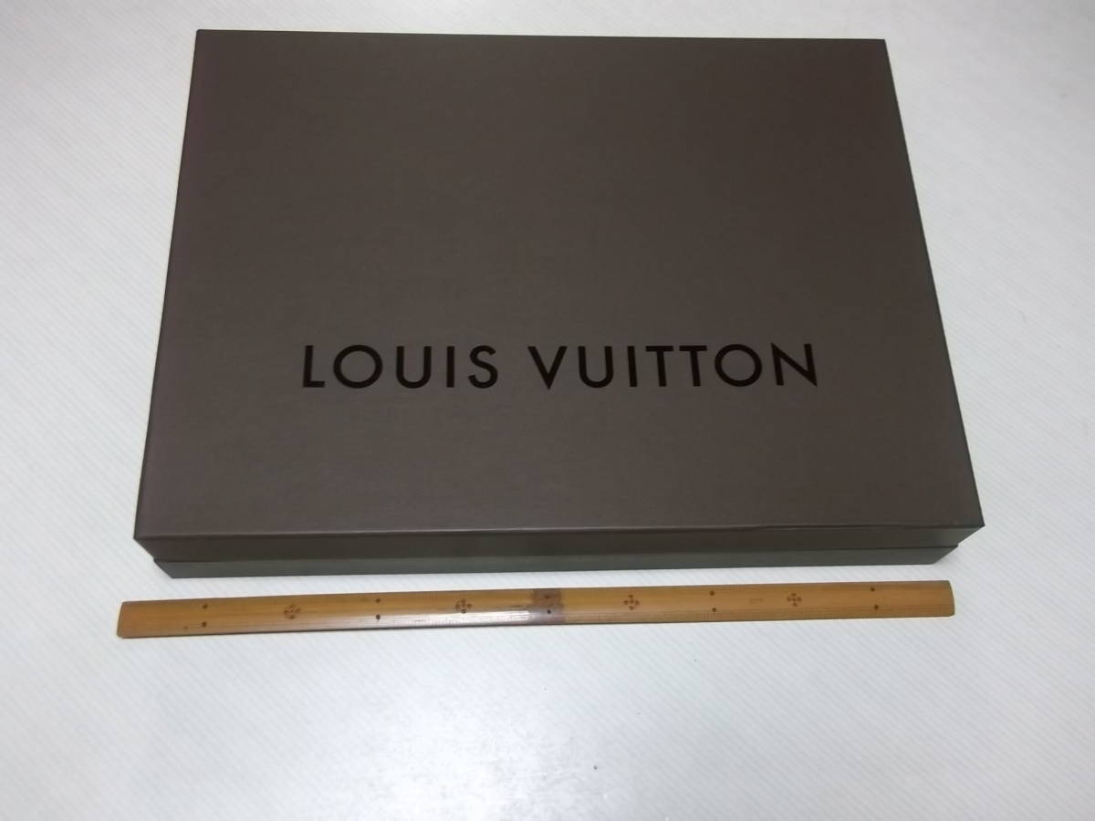 LOUIS VUITTON ルイ・ヴィトン 空箱・紙袋・革ひも 箱 約35×46.5×8cmの画像4
