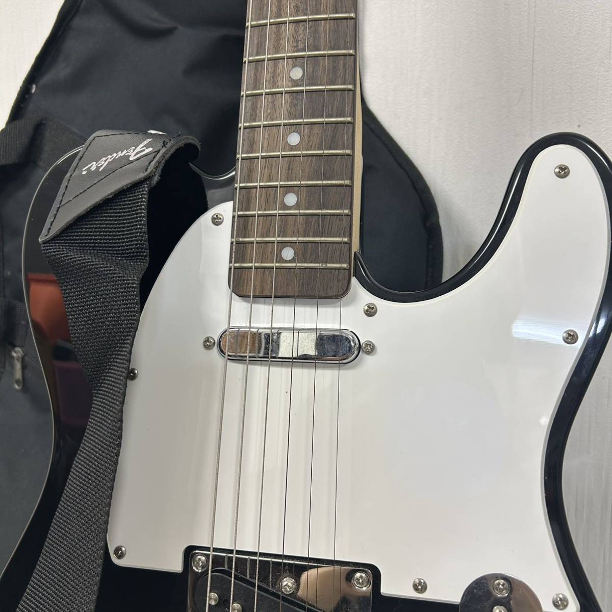 【1円スタート】Fenderフェンダー エレキギター ソフトケース付 _画像2