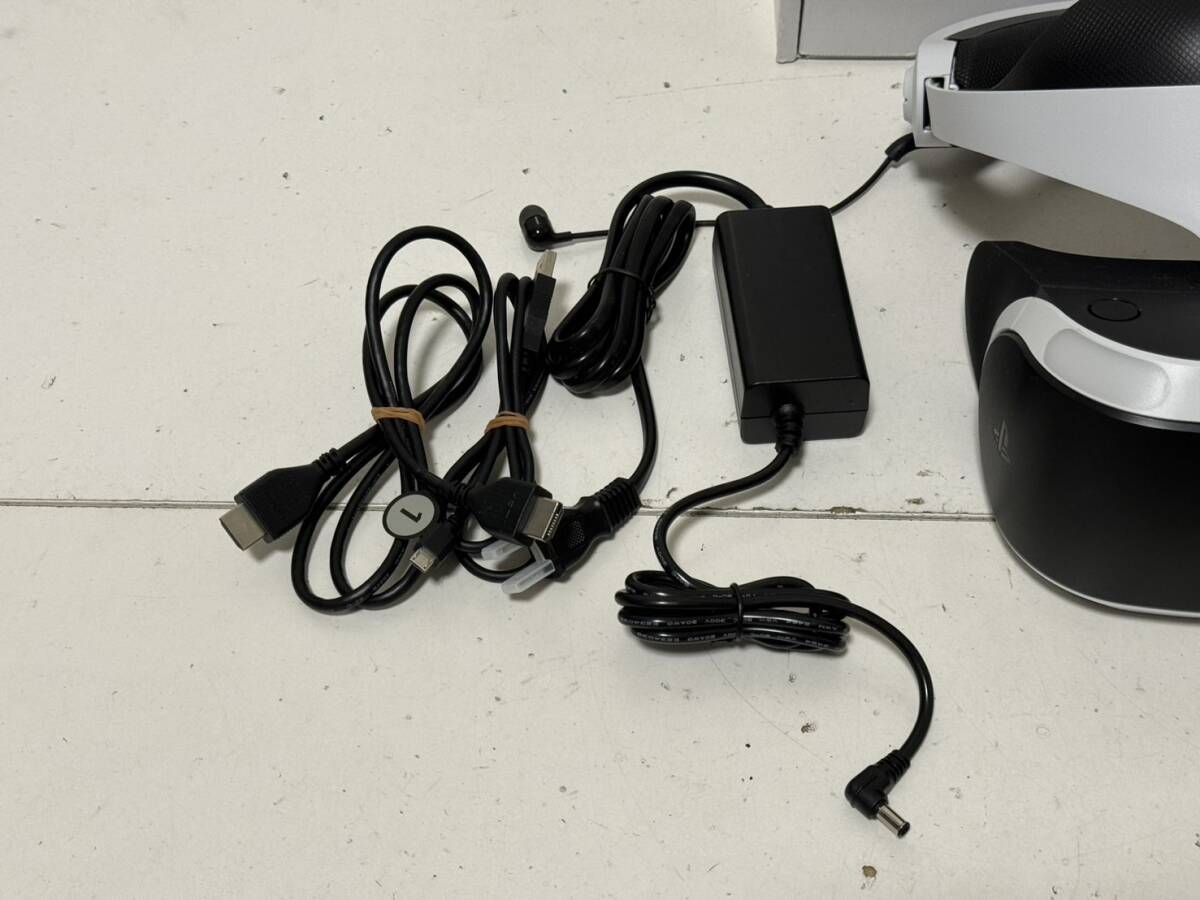 【SONY PS4 PSVR CUH-ZVR2 CUHJ-16003 本体 カメラ プロセッサーユニット ACアダプタ ケーブル】【簡易チェック/通電起動確認済み】_画像3