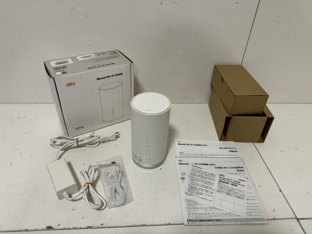 【au Speed Wi-Fi HOME WHITE L01S HWS32SWA 本体 アダプタ 無線LAN Wi-Fiルーター】の画像1