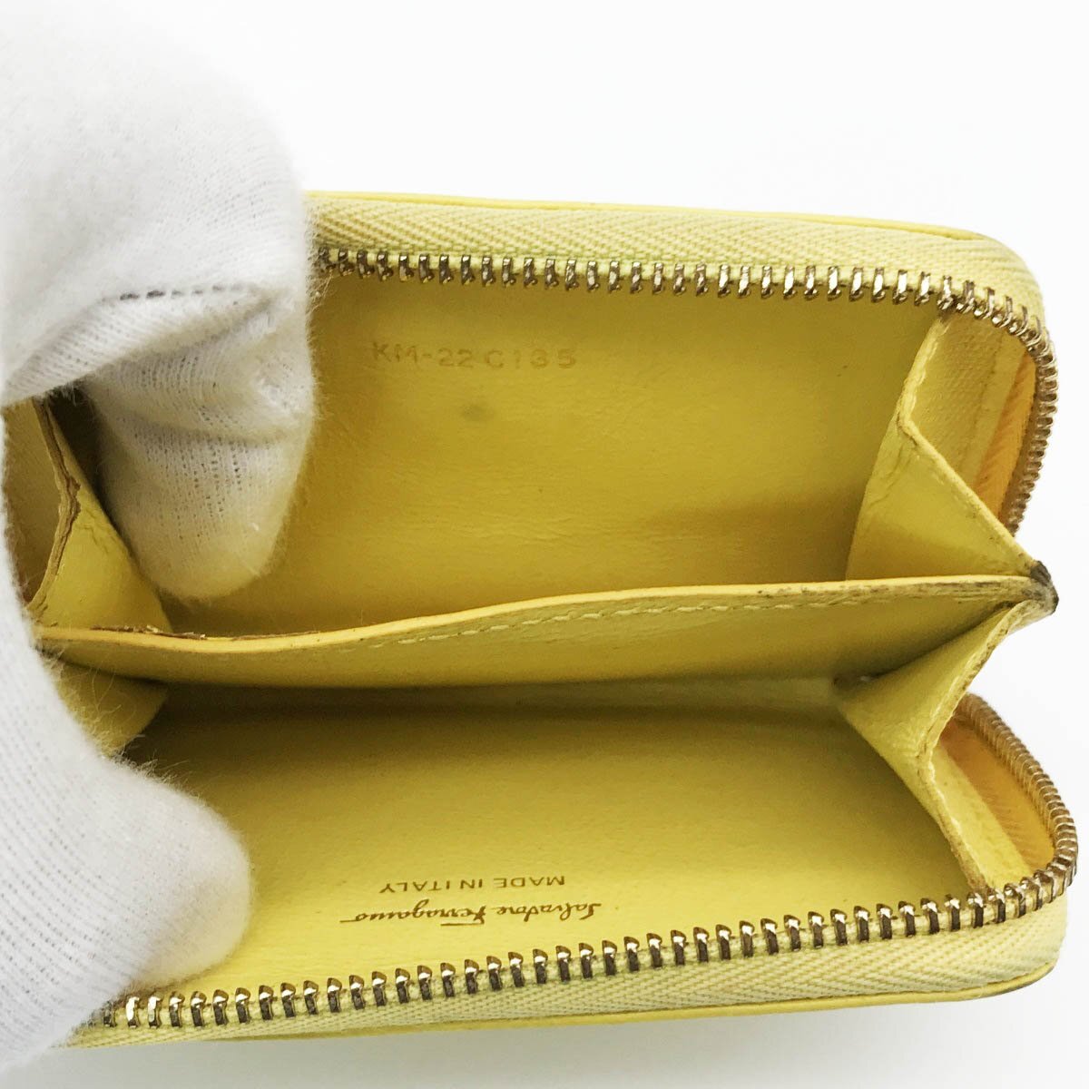 Salvatore Ferragamo フェラガモ ヴァラ コインケース 財布 リボン イエロー 黄色 レザー レディース ファッション 小物 箱付き USEDの画像8