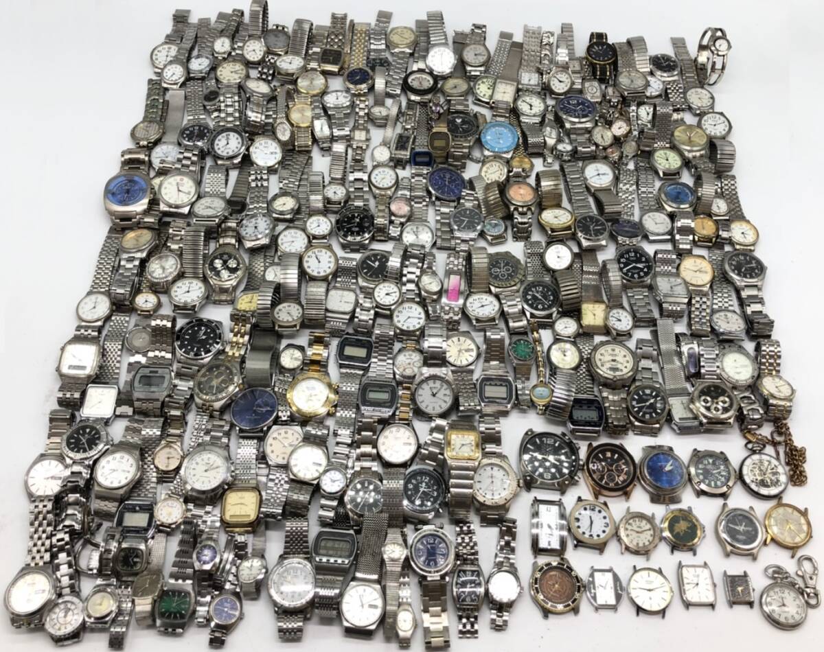 動作未確認品 ジャンク ステンレス 金属系 腕時計 200本 SEIKO/CITIZEN/CASIO/RADO/CYMA/TIMEX/DIESEL ブランド まとめ売り 大量 まとめて_画像1