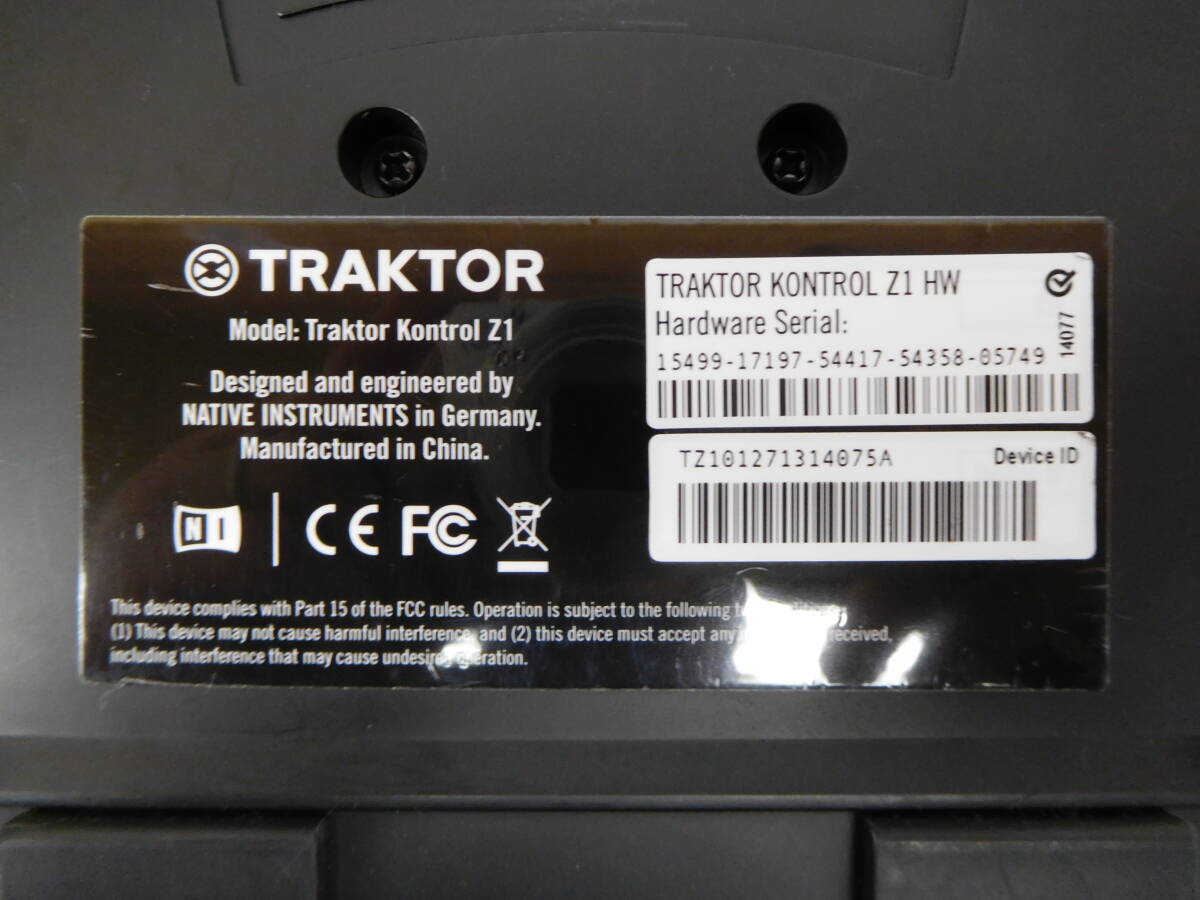 B331 美品 動確済 Native Instruments NI TRAKTOR KONTROL Z1 DJミキサー コントローラー 高品質 オーディオインターフェイス搭載の画像9