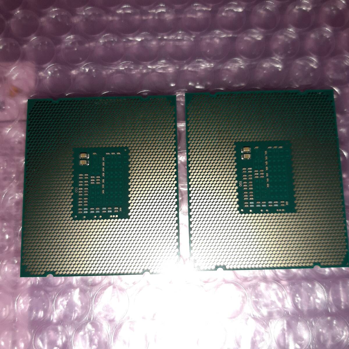 Intel Xeon E5-2618LV3 LGA2011-3 同ロット品 2枚組み 作動品 Bの画像2