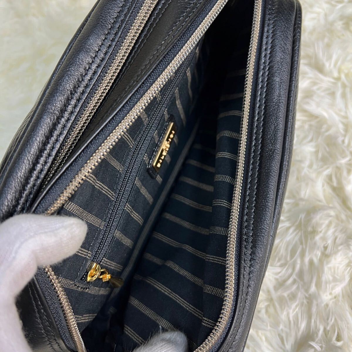 [ новый товар не использовался * с биркой ] обычная цена 92800 иен BALENCIAGA Balenciaga клатч BB Logo type вдавлено . ручная сумочка подкладка общий рисунок кожа кожа чёрный 