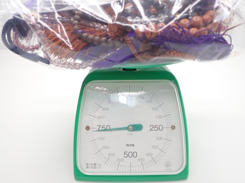 処分品583　念珠　数珠　30点セット　740ｇ　天然石　木製　プラスチック等　レトロ/大量/まとめて/各種色々_画像9