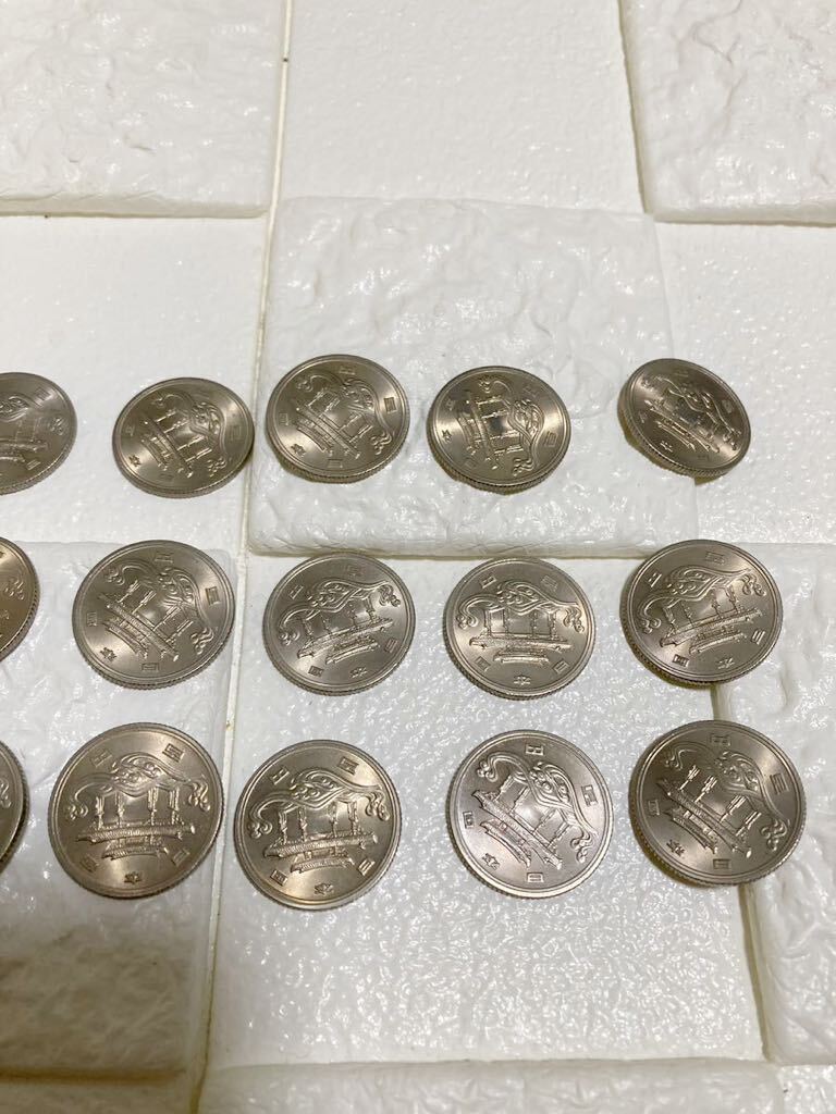古銭 銀貨 硬貨 コイン EXPO75 100円　昭和50年　天皇御在位50周年 額面　1700円_画像6