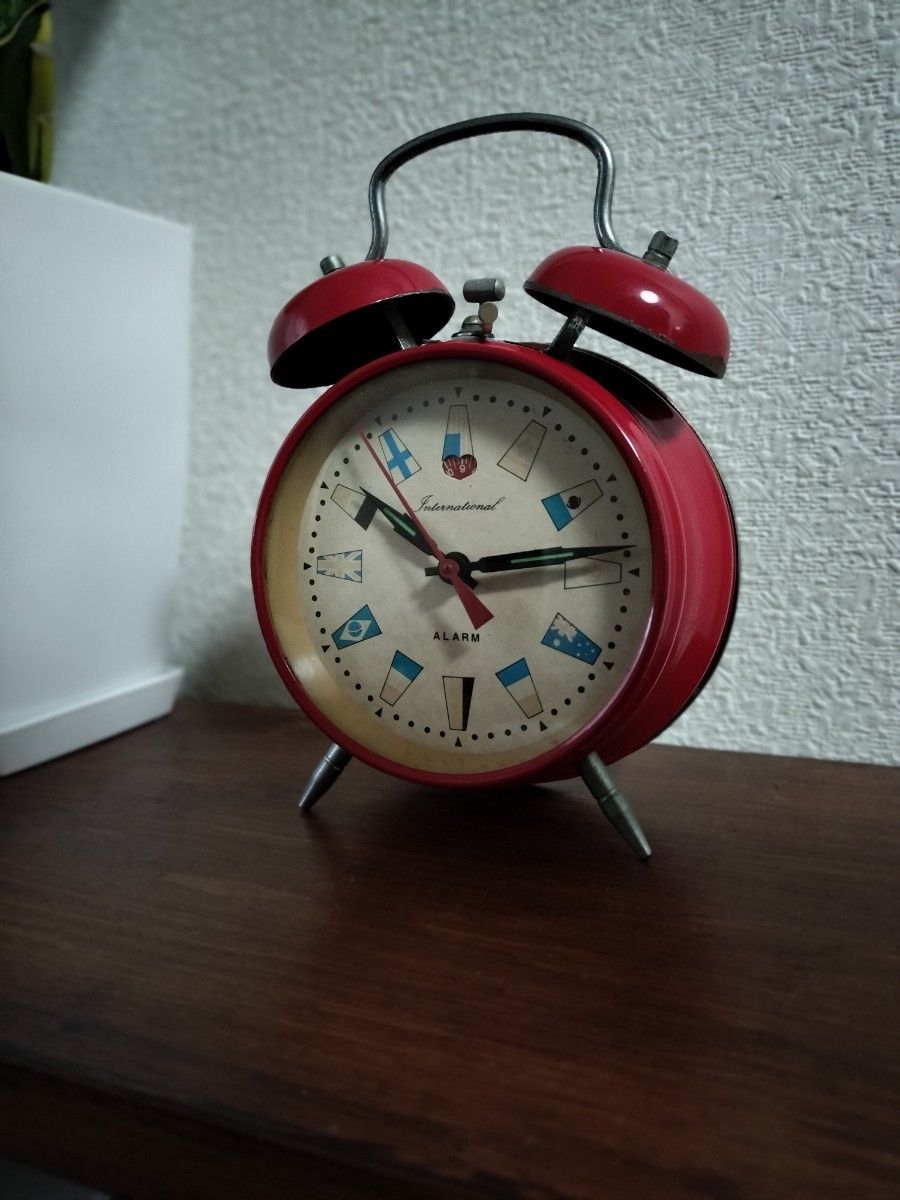 目覚まし時計 ヴィンテージ 昭和レトロ 置時計 ビンテージ　ツインベル　手巻き　動作品　アンティーク　置物　インテリア　レトロ