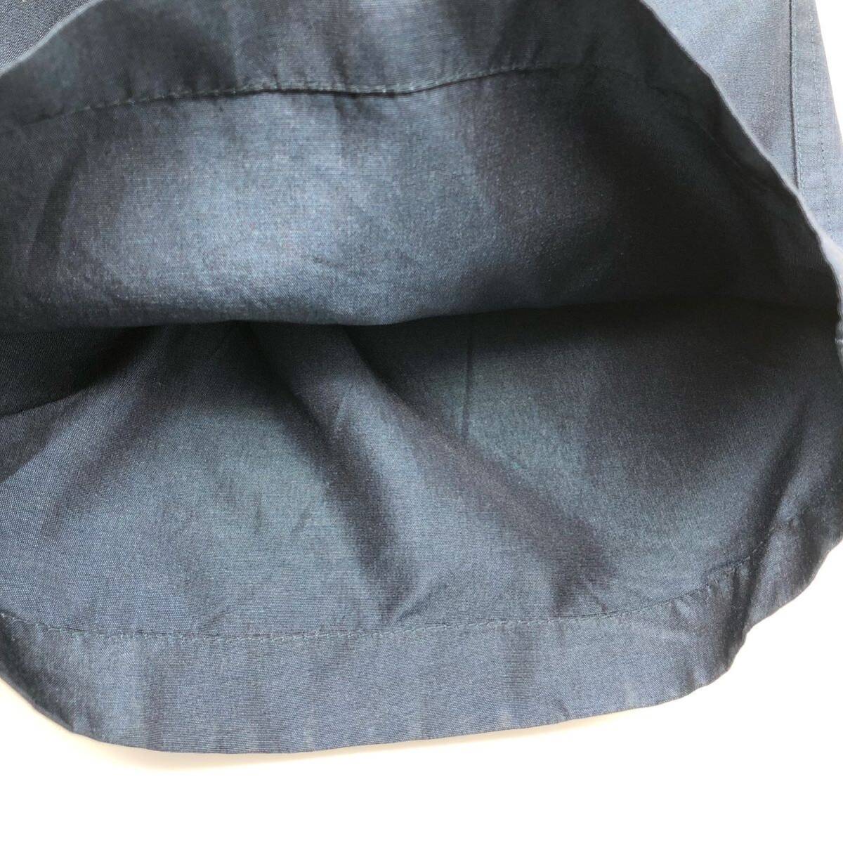 【鑑定済】LOUIS VUITTON ルイヴィトン ショートパンツ ハーフパンツ レディース 38 イタリア製 紺色　ネイビー　シルク素材_画像6