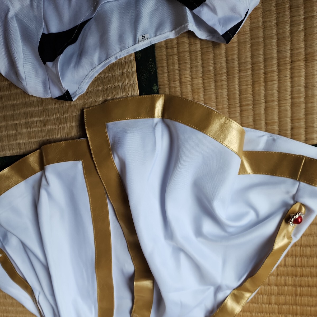 . sending. free Len S size one jpy start cosplay .. white .. leather. beige Gold red . silver. button decoration black . belt 