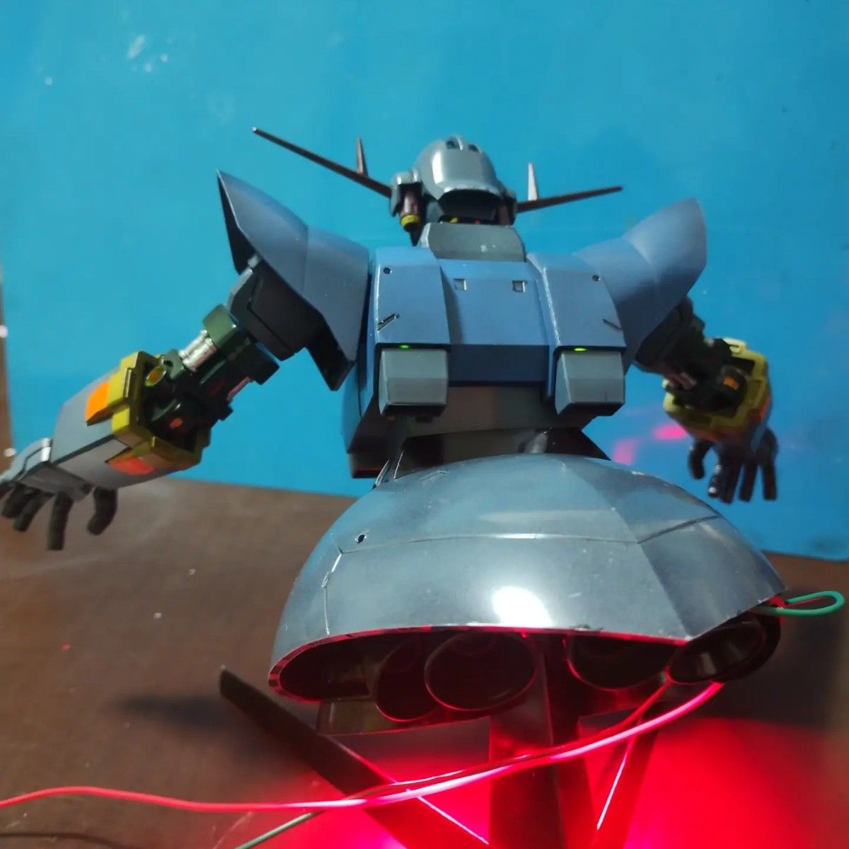 完成品】ジオングHGUC LED改造品 機動戦士ガンダム ガンプラ HG 完成品】ジオングHGUC LED改造品 機動戦士ガンダム ガンプラ HG