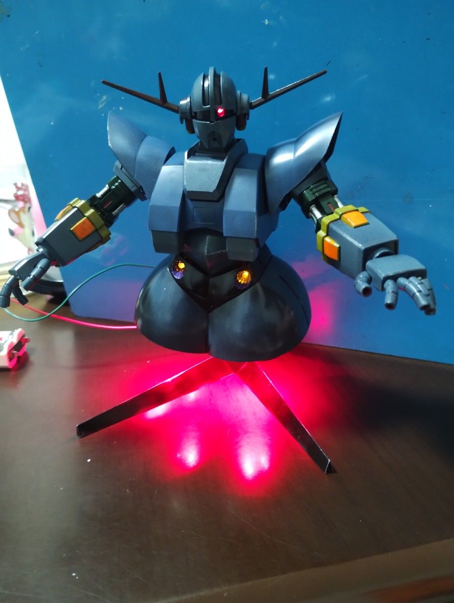 完成品】ジオングHGUC LED改造品 機動戦士ガンダム ガンプラ HG 完成品】ジオングHGUC LED改造品 機動戦士ガンダム ガンプラ HG