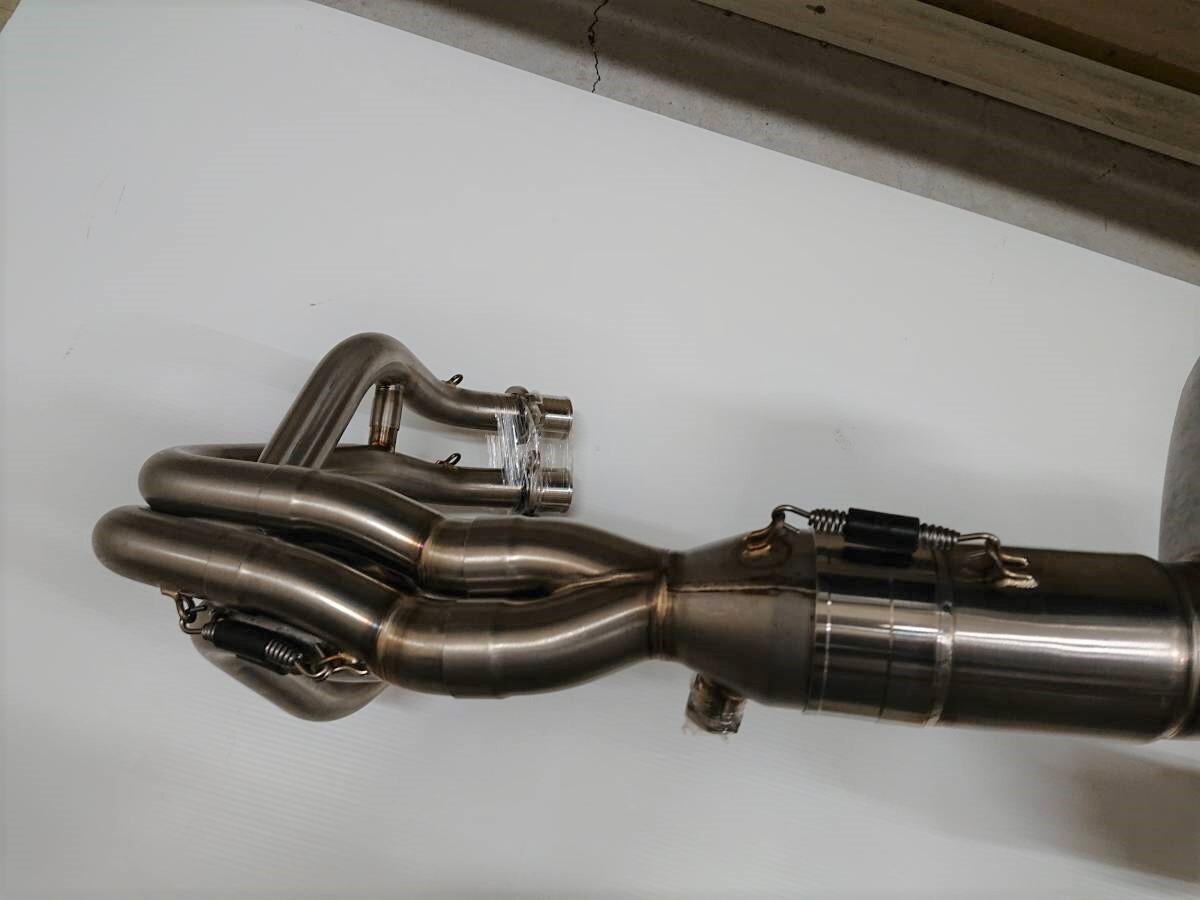 【新品未使用展示品】AKRAPOVIC アクラポビッチ ZX-25R (2BK-ZX250E) RACING LINE カーボンマフラー JMCA_画像9