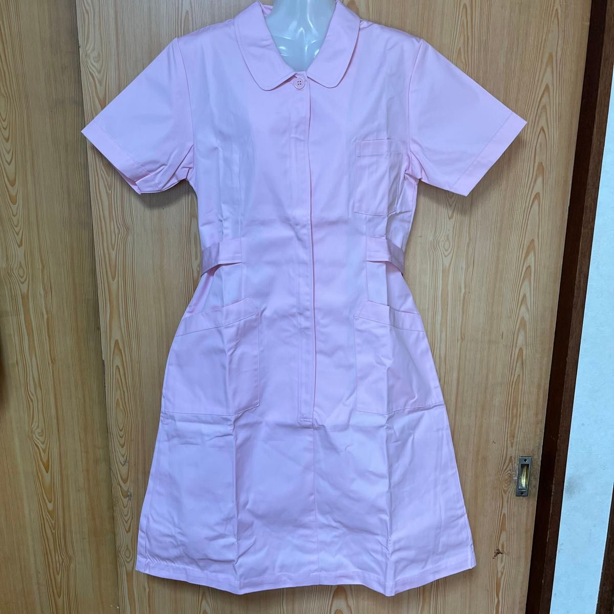 新品未使用　看護師用　ナース服　半袖看護衣　丸襟　ワンピース　ピンク　Ｍサイズ