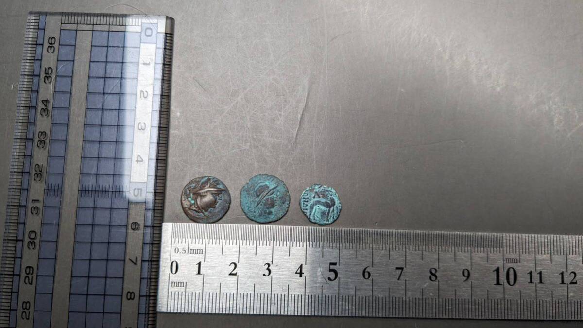 S3124 古美術 古銭 硬貨 硬幣 貨幣 銅幣 古代ローマ コイン 三枚まとめ 総重量約4.26g アンティーク_画像3