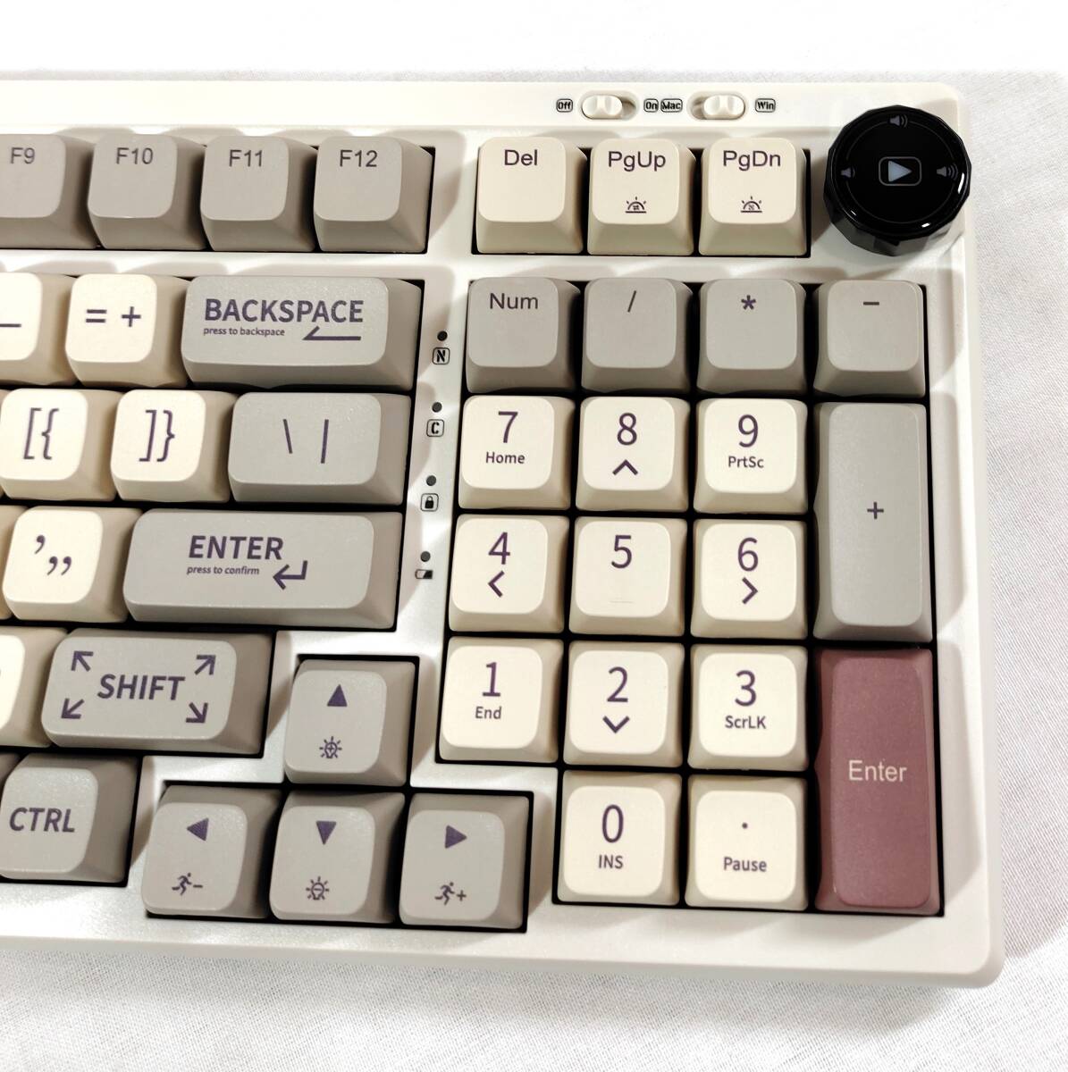 【1円出品】EPOMAKER RT100 ゲーミングキーボード ガスケット メカニカルキーボード カスタマイズ可能ディスプレイ_画像4