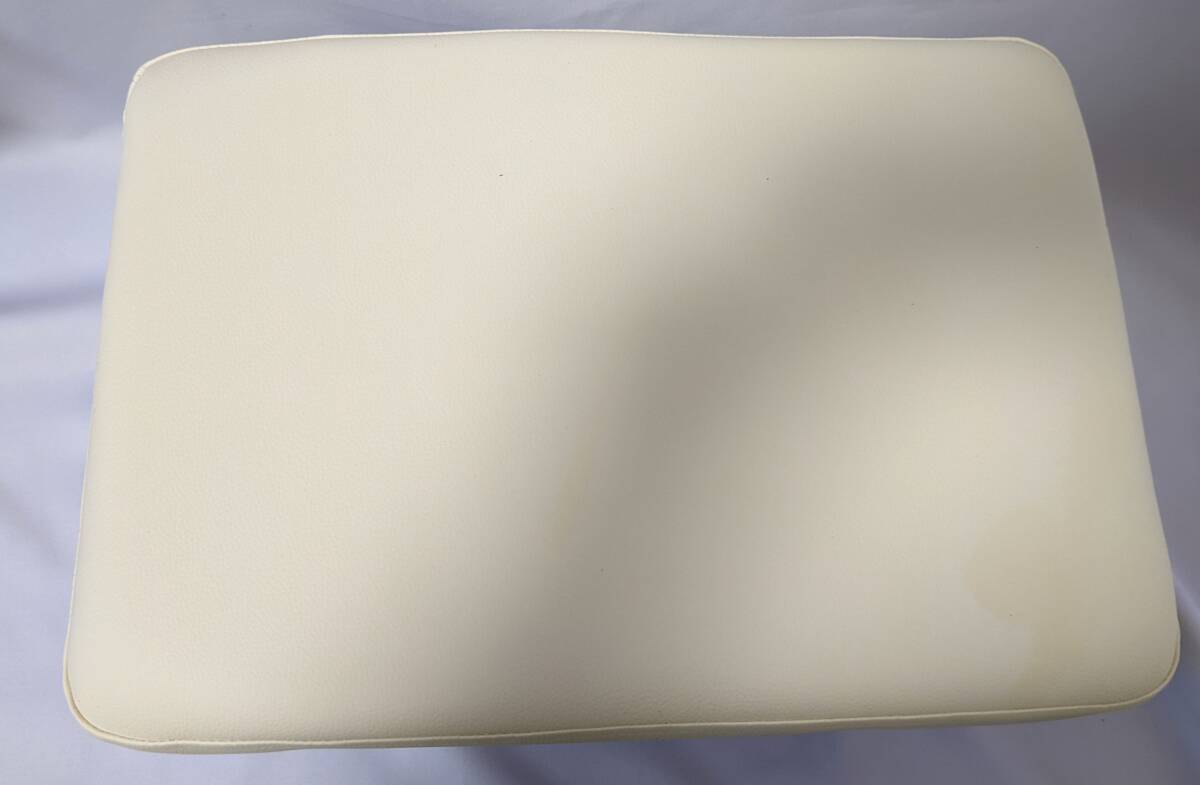 【1円出品】IBUYKE スモールフット 足置き RF-BD212 白 41.5×29.5×17cm ホワイト 英語の組立説明書付き の画像2