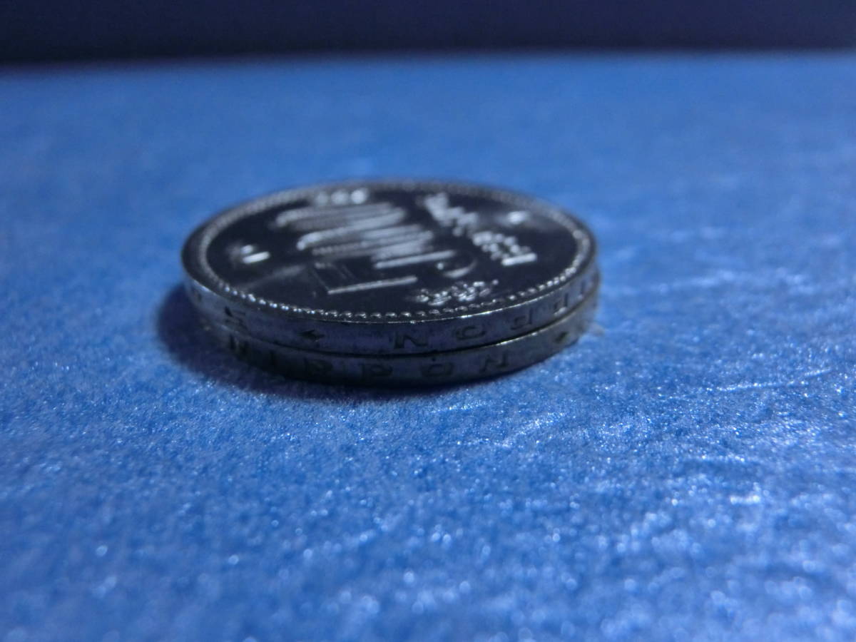 未使用　旧５００円硬貨　昭和６４年　ロール出し　新品同様（側面文字、正、逆、2枚セット）_画像3