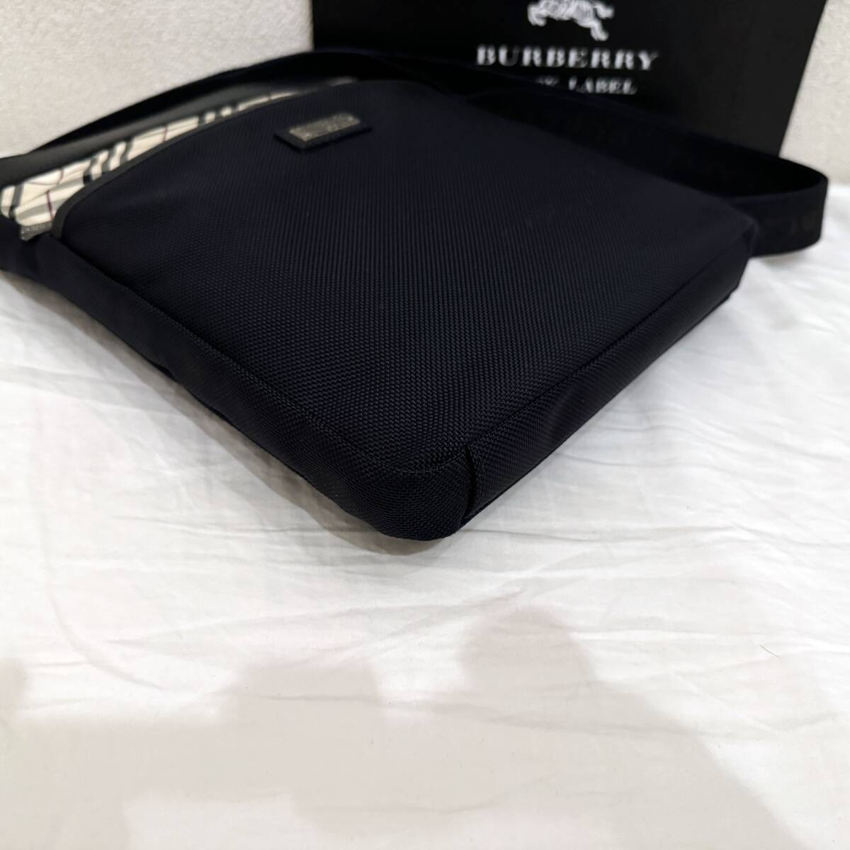 美品 レア BURBERRY BLACK LABEL 強靭なバリスティックナイロン＆本革 ミニショルダーバッグ ノバチェック 紺白 #2706_画像8