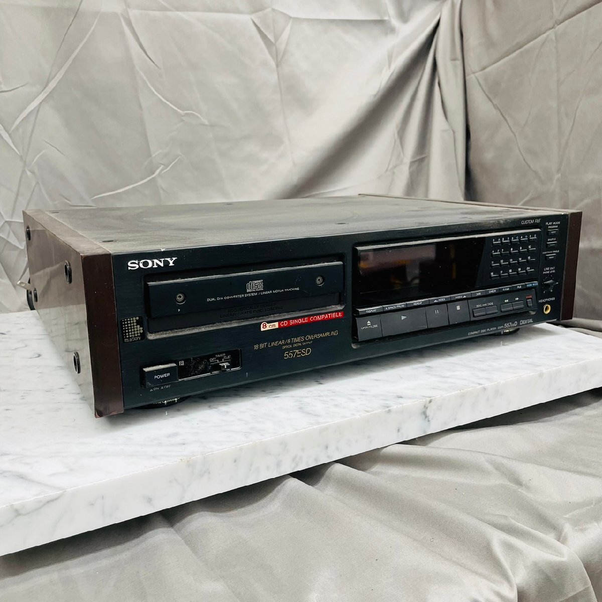 P1387☆【中古】SONY ソニー CDプレーヤー CDP-557ESD_画像1