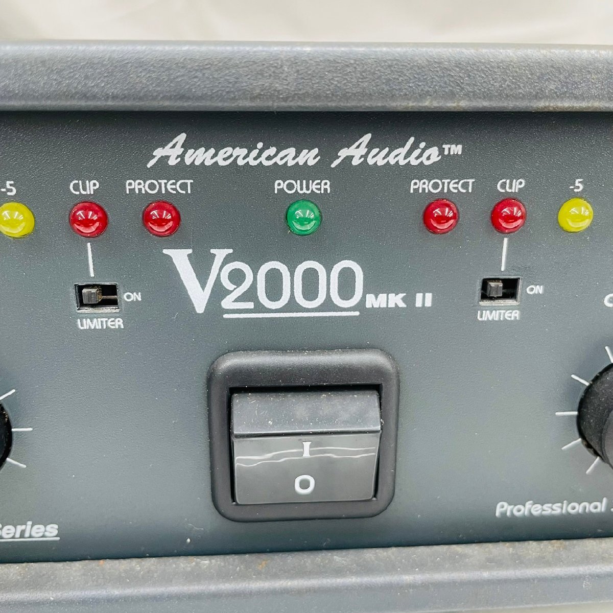 P1436☆【現状品】American Audio アメリカンオーディオ V2000 MKII アンプ_画像5