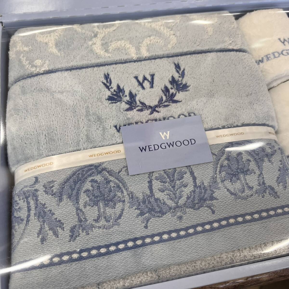 h2426 □未使用□ WEDGWOOD ウェッジウッド タオルセット バスタオル1枚 フェイスタオル1枚 ウォッシュタオル2枚 ブランド_画像2