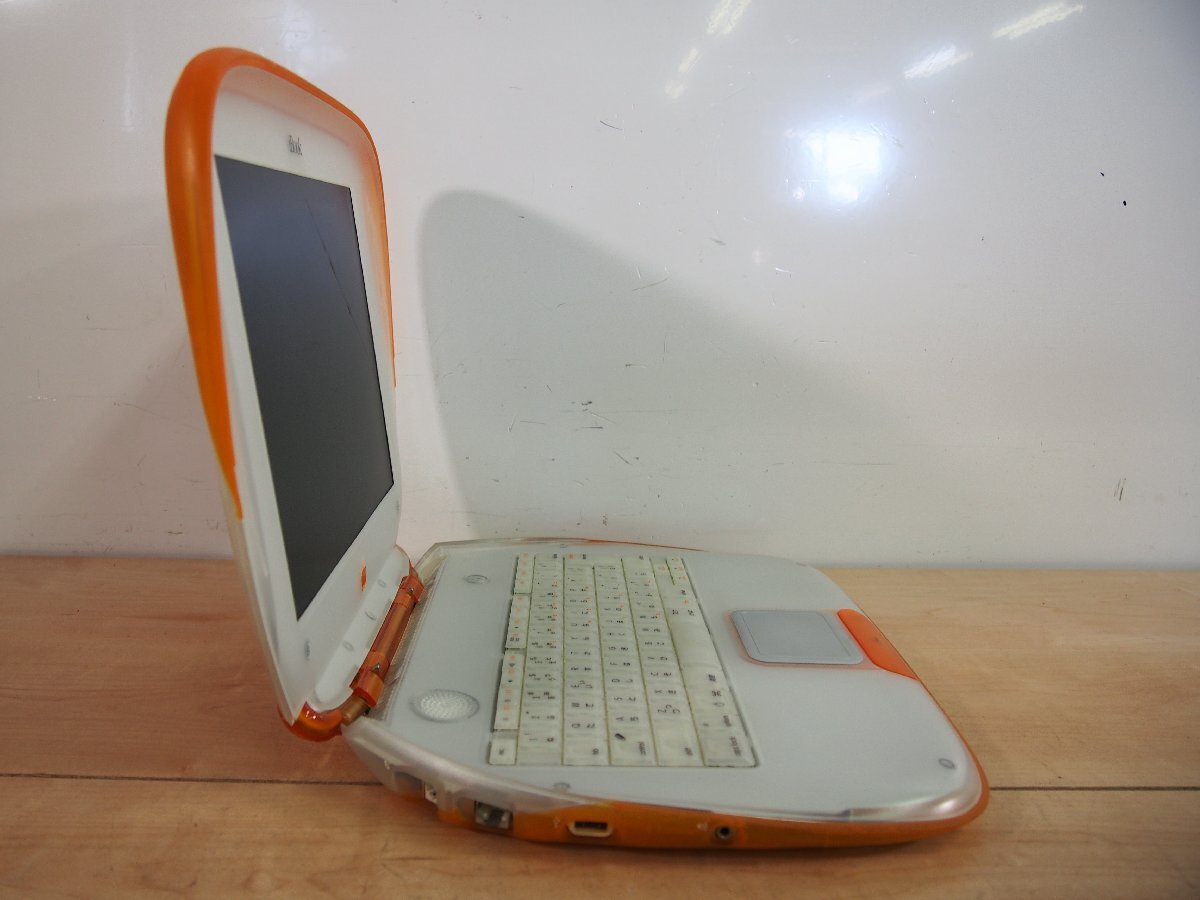 *[2T0215-9] Apple Apple iBook M2453 100V mouse hard case other laptop Junk 