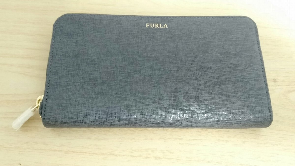 未使用に近い美品　FURLA　フルラ　長財布　グレー　箱付き　◎A409_画像2