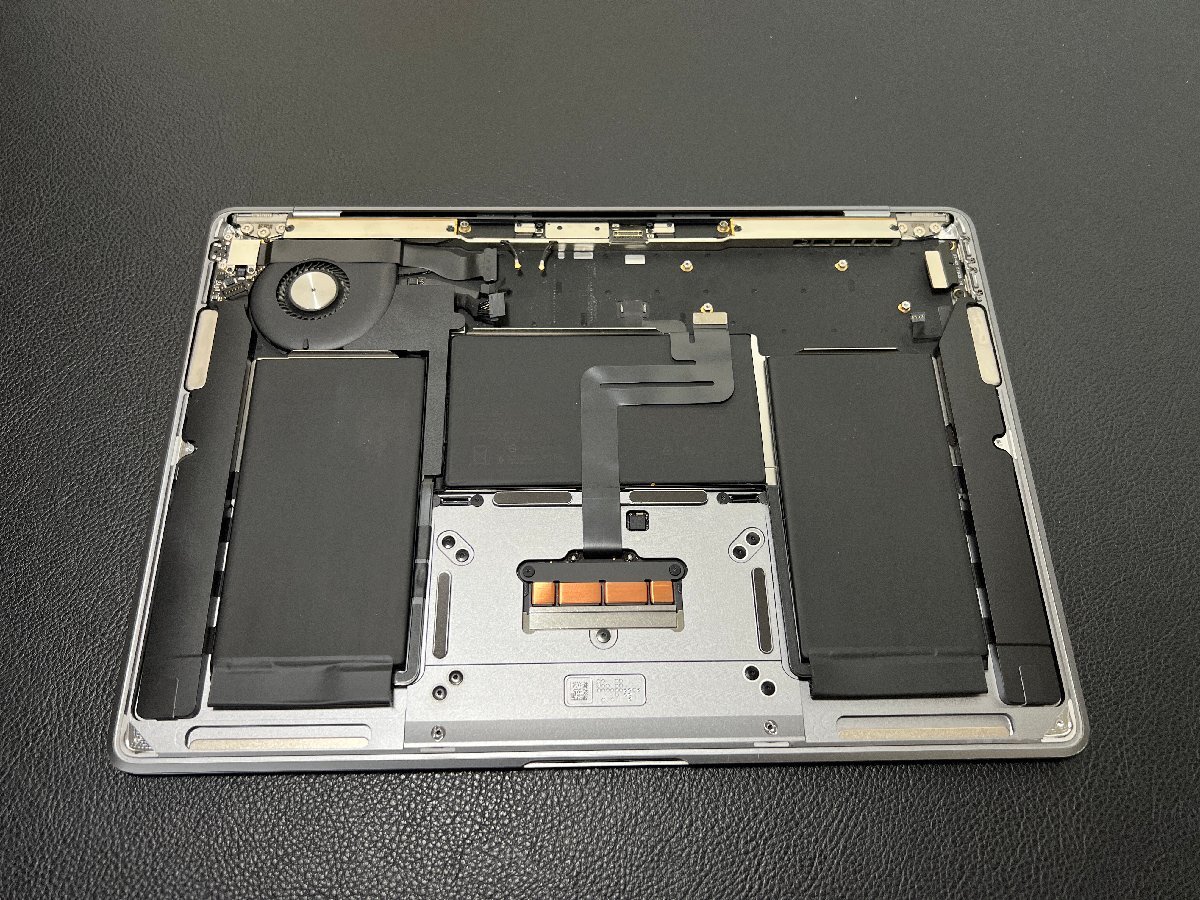 Retina MacBook Air スペースグレイ A1932 2019 ロジックボード欠品 /JIS/現状品/ジャンク出品_画像3