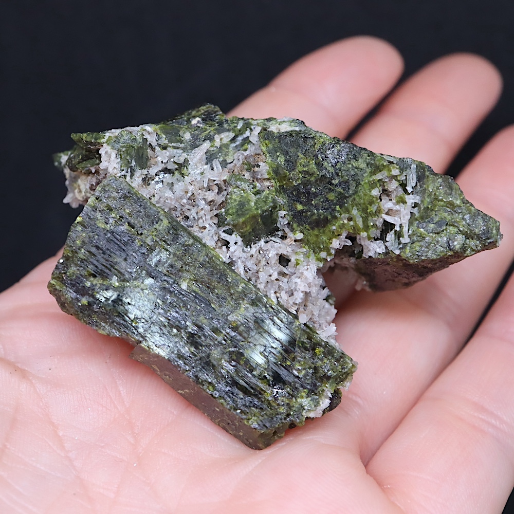【送料無料】エピドート 緑簾石 クォーツ 水晶 60.8g EPD031 原石 鉱物　天然石　パワーストーン_画像9