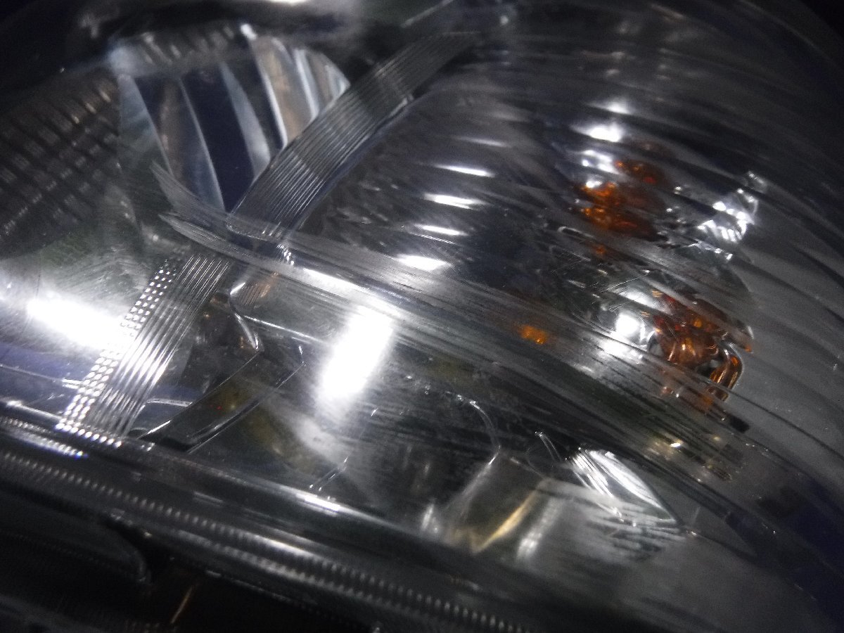 [ gome private person shipping un- possible ]** Nissan NV350 Caravan VW6E26 original left head light ICHIKOH VALEO H021 halogen **