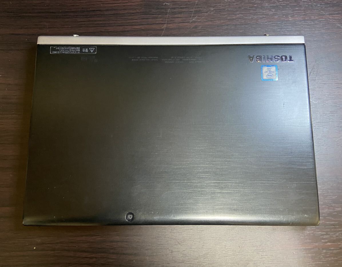 ジャンク扱い東芝 Dynabook R82 タッチパネル液晶　Core m7-6Y75 メモリ8GB BIOS確認バッテリー充電可 LTEソケットWi-Fi カメラSSD なし_画像1