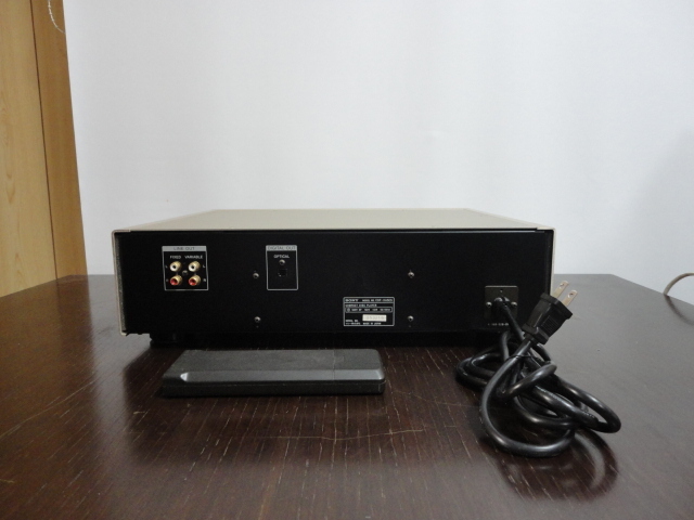 動作ジャンク品扱い。CDP-XA5ES SONY ソニー　CDP- 　リモコン付　。_画像5