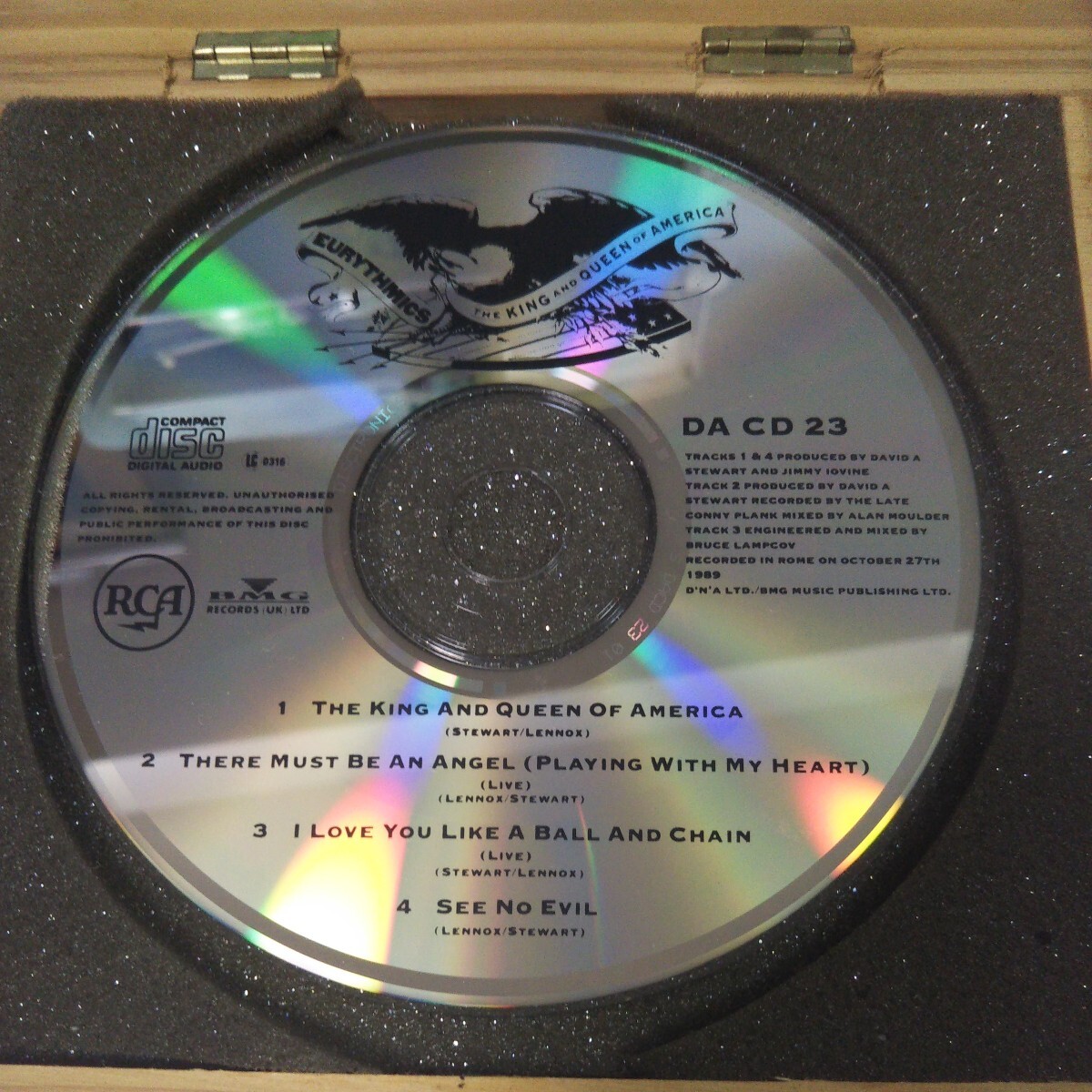 ユーリズミックス／THE KING&QUEEN OF AMERICA(CDシングル)木製ケース入り (EURYTHMICS)