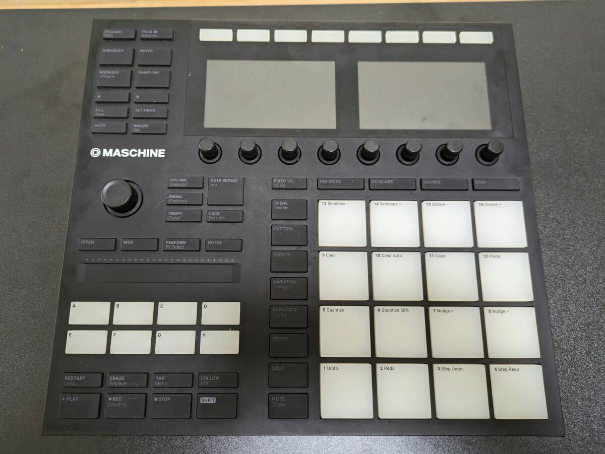 Native Instruments グルーヴ制作システム MASCHINE MK3 Black サンプラー アレンジャー ミキサー FX 音楽制作の画像1