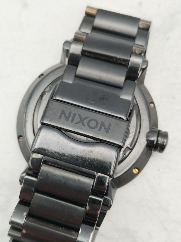 C35 1円~ 稼働品 ニクソン NIXON キャピタル THE CAPITAL POWER TO THE PEOPLE クオーツ 腕時計 3針 ステンレス ブラック×ホワイト メンズ_画像7