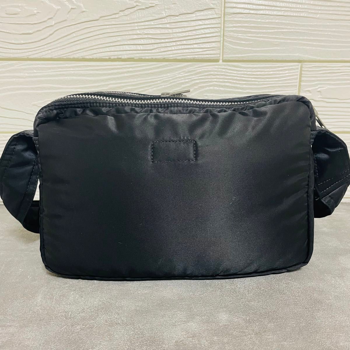 美品 PORTER ポーター タンカー ショルダーバッグ Lサイズ 吉田 美品 PORTER ポーター タンカー ショルダーバッグ Lサイズ 吉田