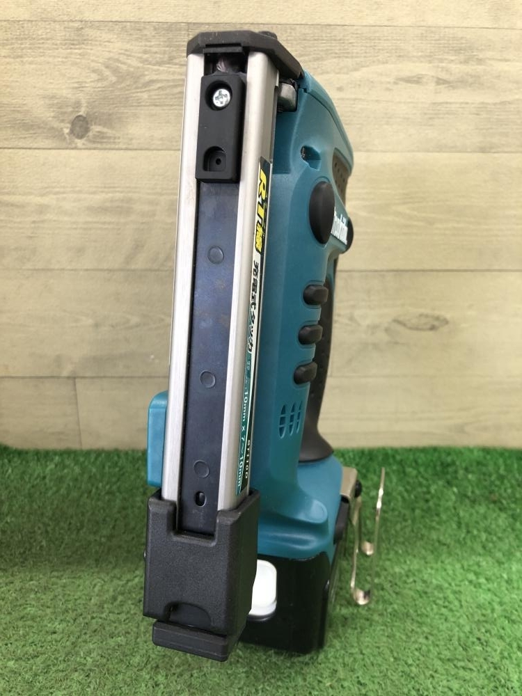 016■未使用品■マキタ makita 充電式タッカ ST110DRF 長期保管品の画像5