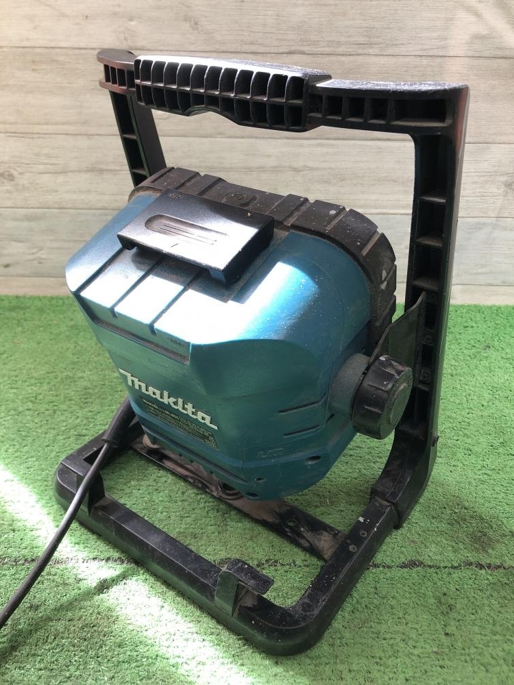 015●おすすめ商品●マキタ　makita 充電式スタンドLEDライト ML805_画像4