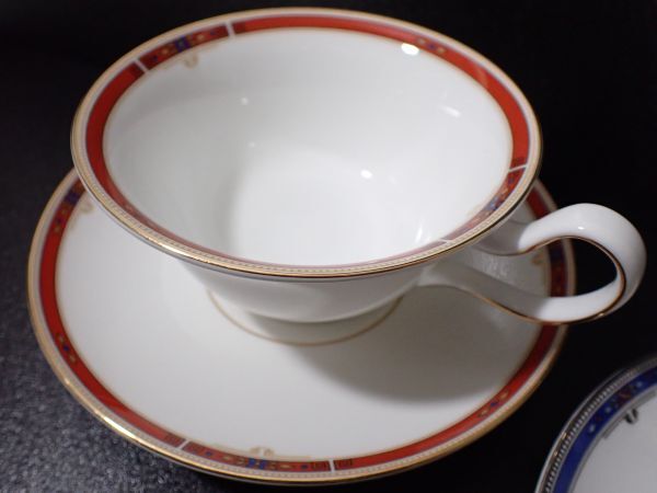 豊G305/8J◆WEDGWOOD ウェッジウッド コロラド カップ＆ソーサー 2客 ペア 赤 青 高さ5.5㎝ 口径11㎝ ソーサー15㎝ ◆の画像3