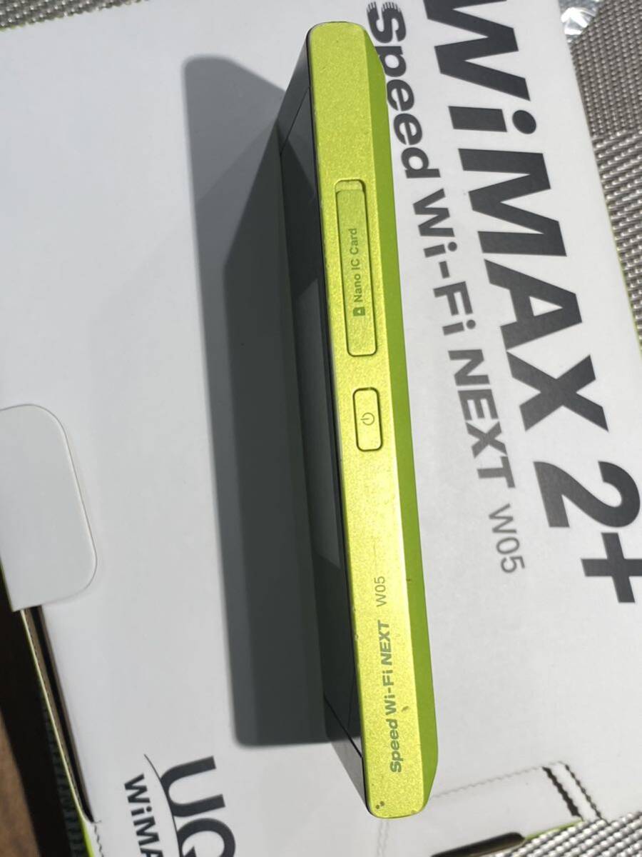 WiMAX2+ speedWi-Fi NEXT w05 ポケットWI-FI ブラック×ライムの画像5