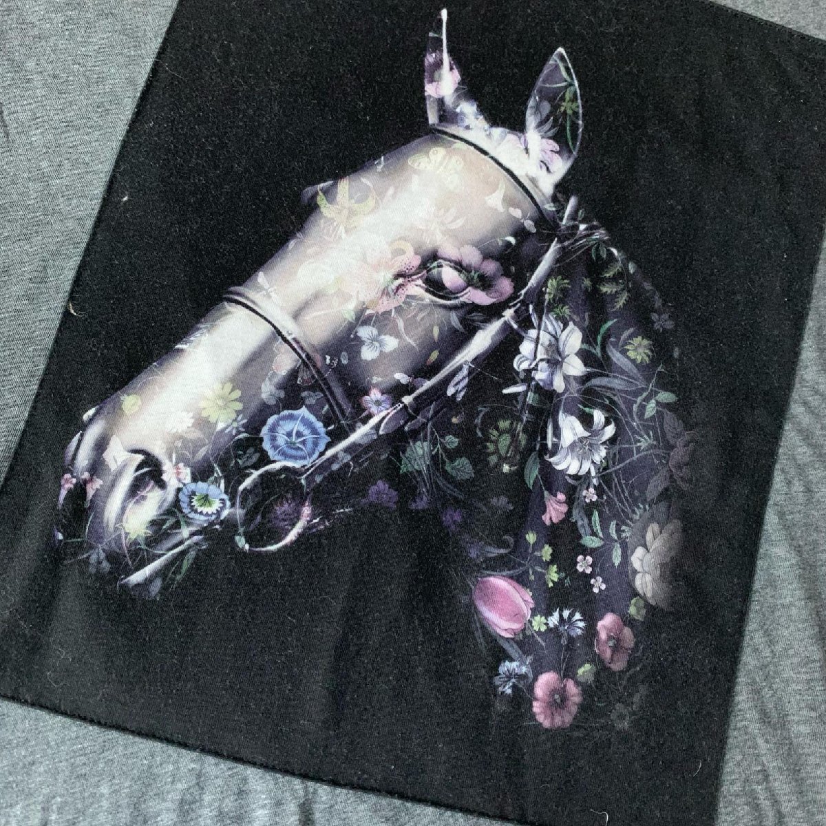 〇GUCCI グッチ Tシャツ 半袖 丸首 ホースプリント 馬 グレー系 コットン100％ メンズ Ｍ_画像6