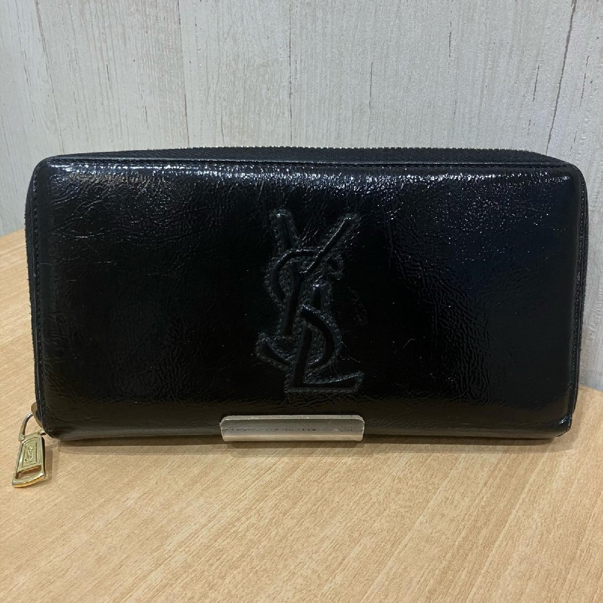 SAINT LAURENT サンローラン パテントレザー ラウンドファスナー 長財布 黒 ＹＳＬ ロゴ 長財布_画像1