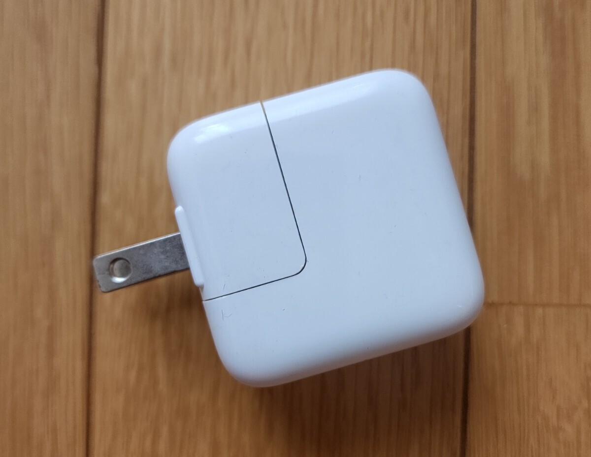 ★ Apple  AirPods (第２世代？) 右耳のみ 充電器+USB充電ケーブル (ジャンク品)の画像9
